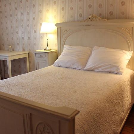Hotel De La Providence Égliseneuve-dʼEntraigues Eksteriør billede