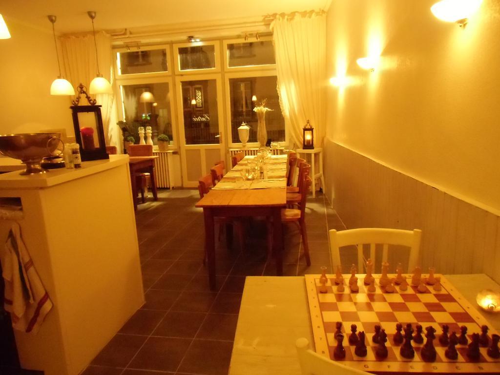 Hotel De La Providence Égliseneuve-dʼEntraigues Eksteriør billede