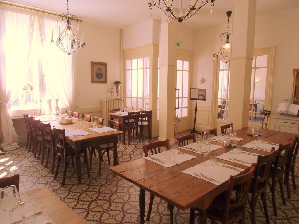 Hotel De La Providence Égliseneuve-dʼEntraigues Eksteriør billede