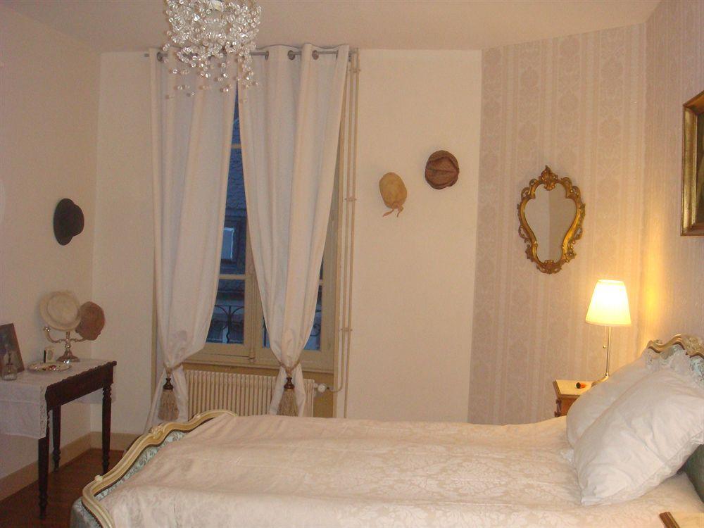 Hotel De La Providence Égliseneuve-dʼEntraigues Eksteriør billede