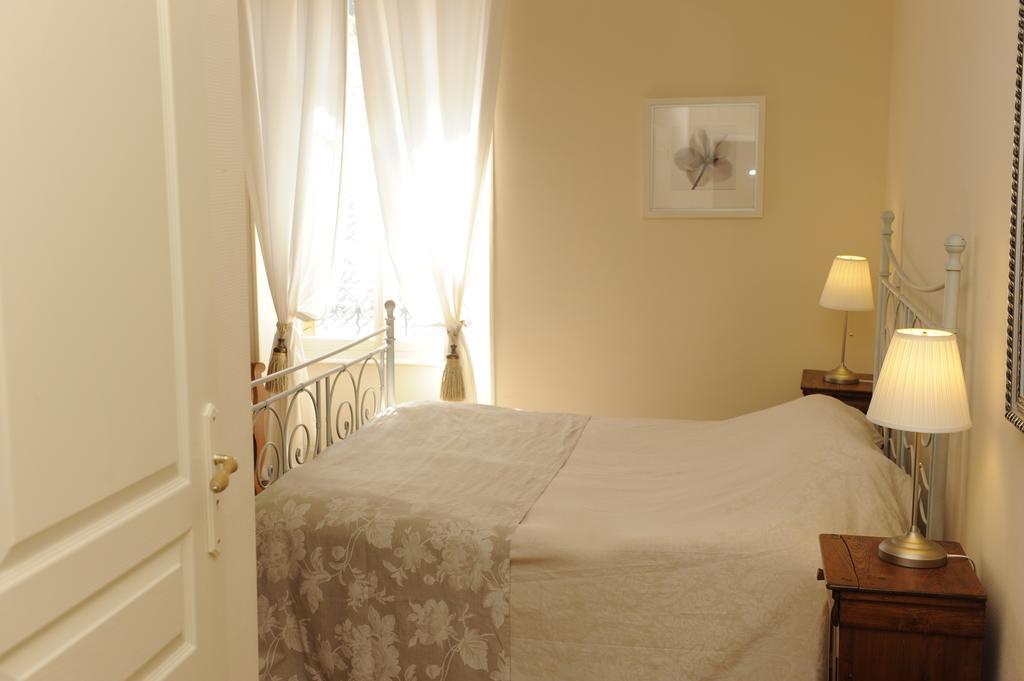Hotel De La Providence Égliseneuve-dʼEntraigues Eksteriør billede