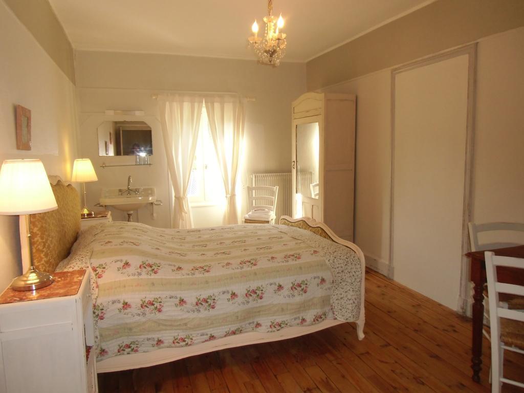 Hotel De La Providence Égliseneuve-dʼEntraigues Eksteriør billede