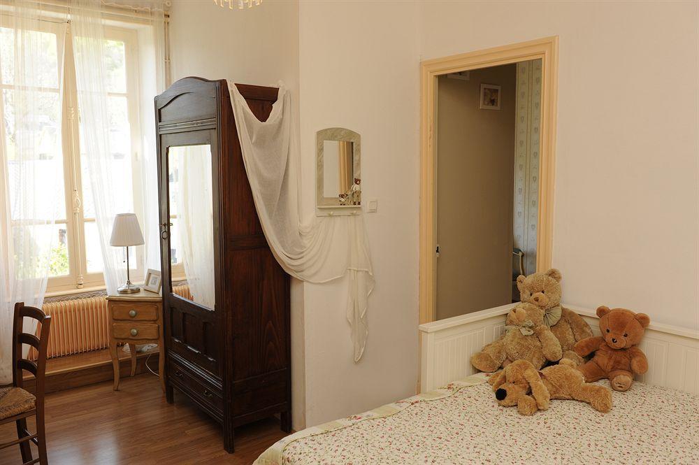 Hotel De La Providence Égliseneuve-dʼEntraigues Eksteriør billede