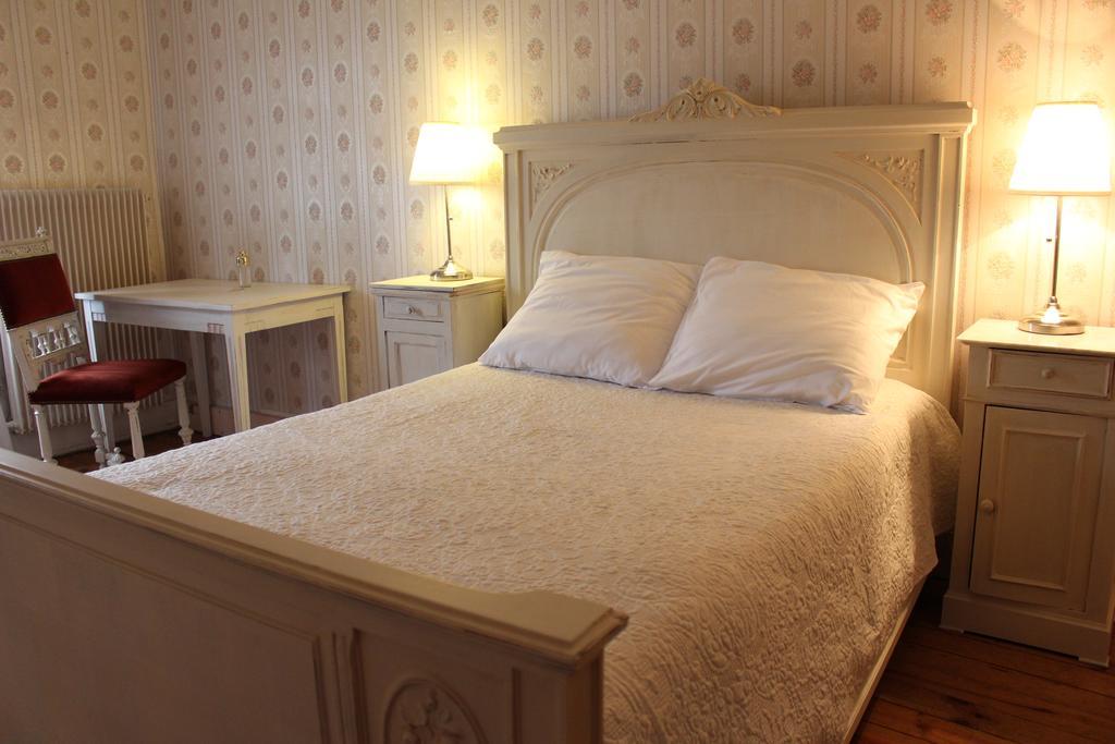 Hotel De La Providence Égliseneuve-dʼEntraigues Eksteriør billede