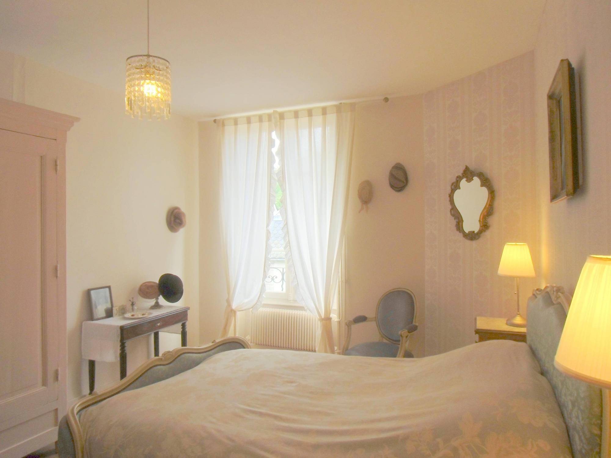 Hotel De La Providence Égliseneuve-dʼEntraigues Eksteriør billede