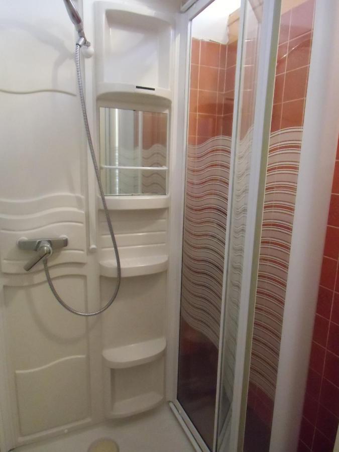 Hotel De La Providence Égliseneuve-dʼEntraigues Eksteriør billede